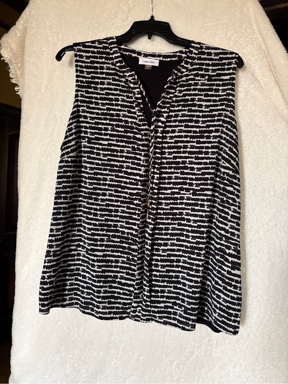 Calvin Klein Black & White Patterned Sleeveless V-Neck Camisole Size 2X